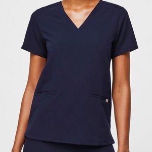 FIGS Women's Casma Three-Pocket Scrub Top Navy